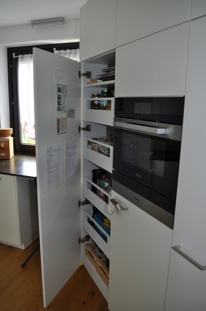 TOP SANIERTE 4 ZIMMERWOHNUNG MIT TIEFGARAGE IN BESTLAGE!